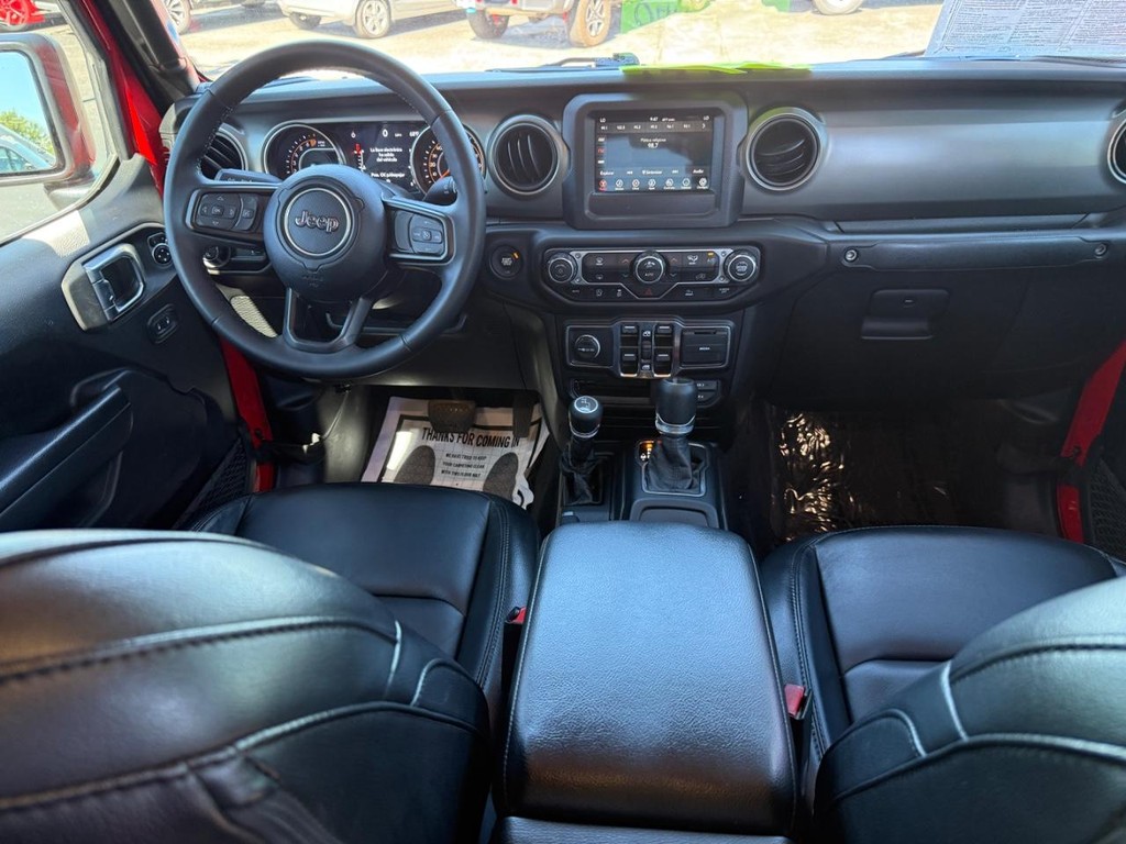 Jeep Gladiator Vehicle Full-screen Gallery Image 08