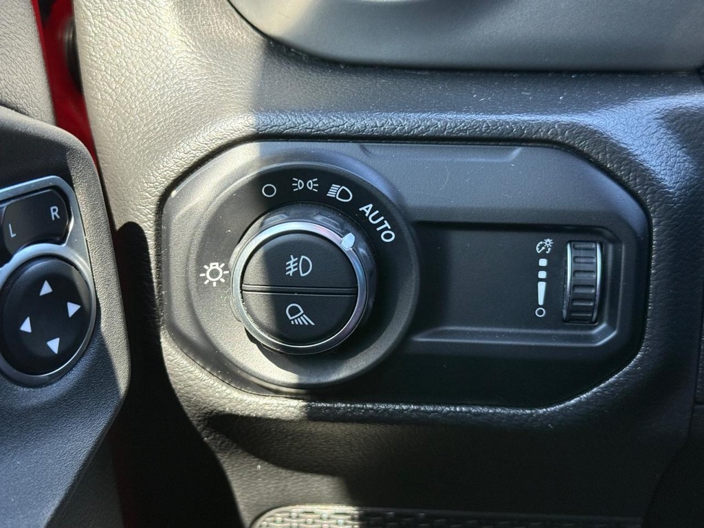 Jeep Gladiator Vehicle Full-screen Gallery Image 18
