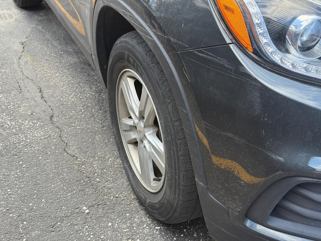 Chevrolet Trax Vehicle Full-screen Gallery Image 03