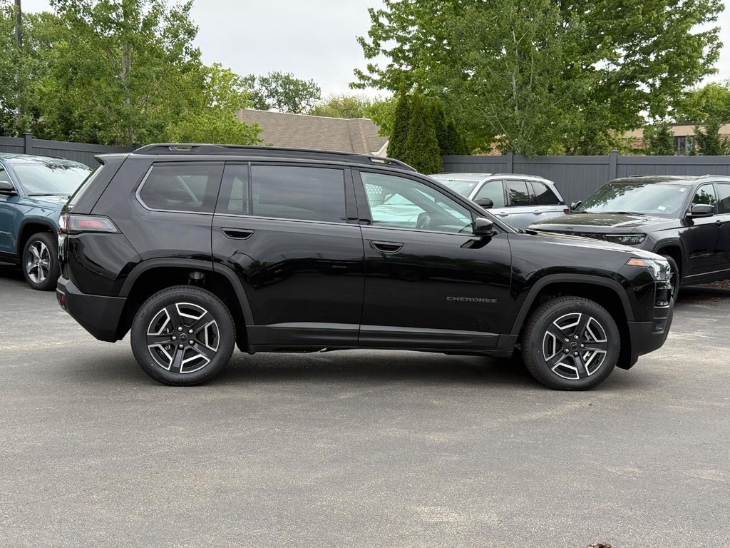 Jeep Cherokee Vehicle Full-screen Gallery Image 02