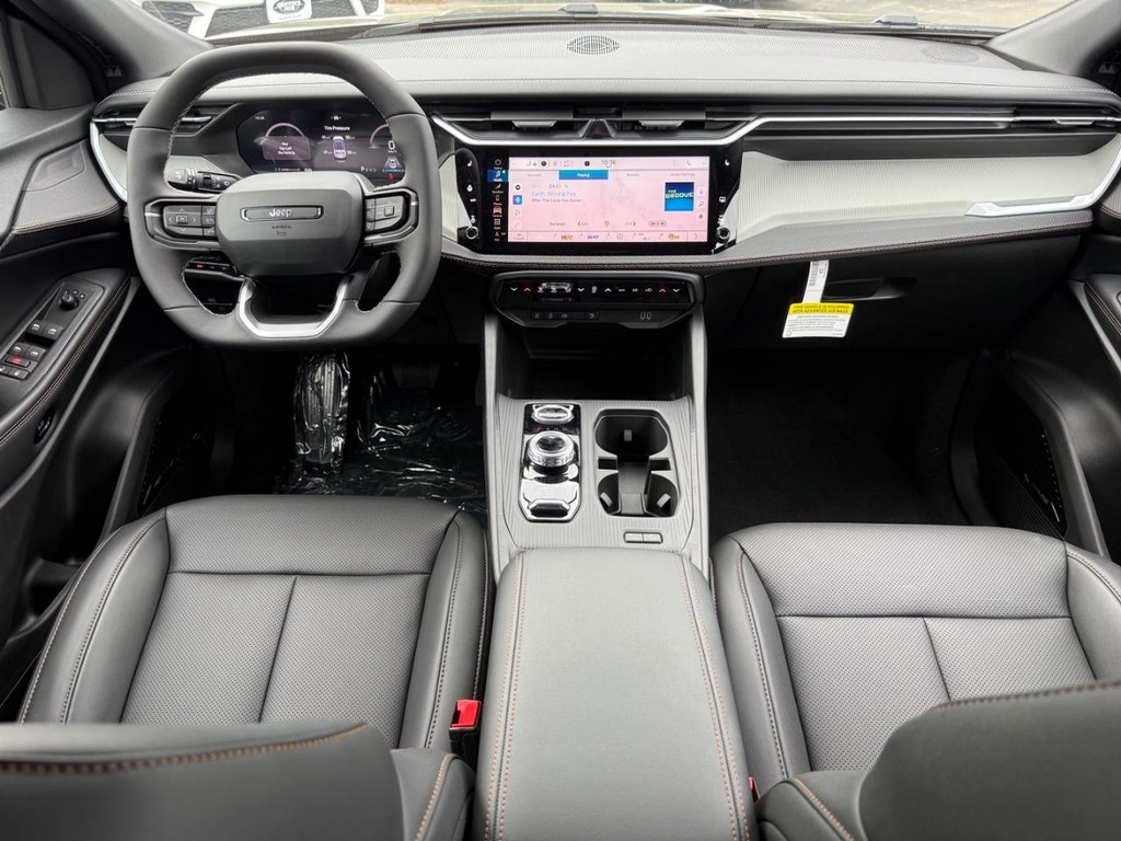 Jeep Cherokee Vehicle Full-screen Gallery Image 08
