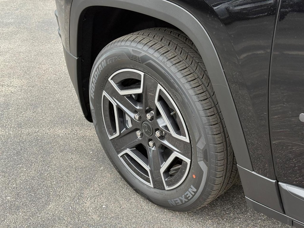 Jeep Cherokee Vehicle Full-screen Gallery Image 09