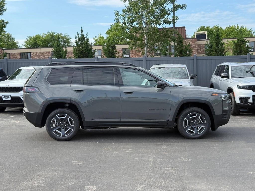 Jeep Cherokee Vehicle Full-screen Gallery Image 02