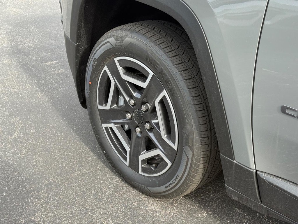 Jeep Cherokee Vehicle Full-screen Gallery Image 12