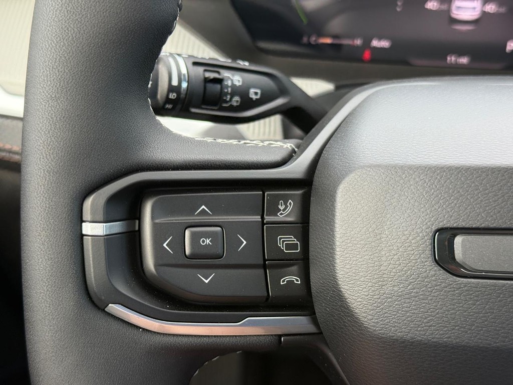 Jeep Cherokee Vehicle Full-screen Gallery Image 13