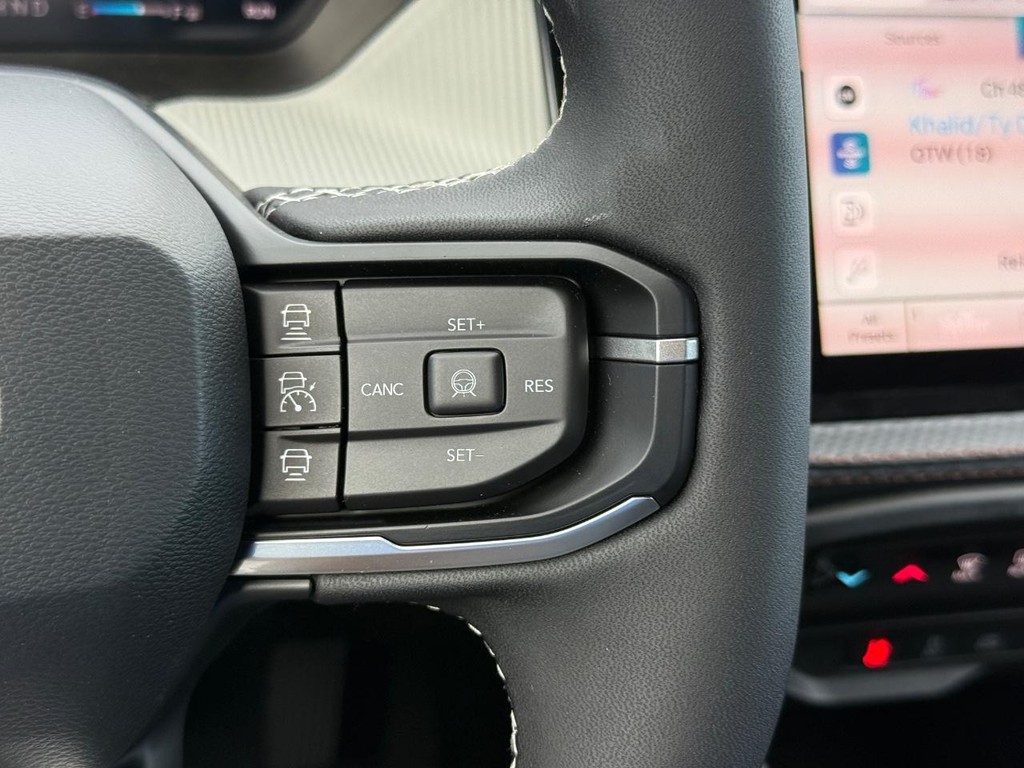Jeep Cherokee Vehicle Full-screen Gallery Image 14