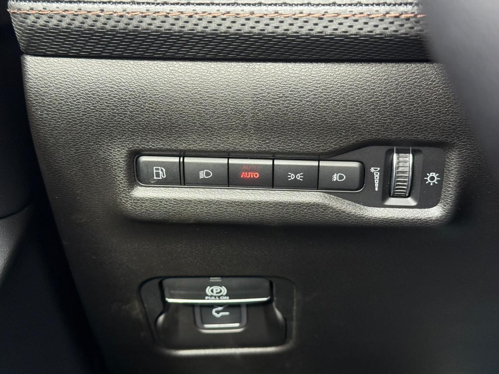 Jeep Cherokee Vehicle Full-screen Gallery Image 17