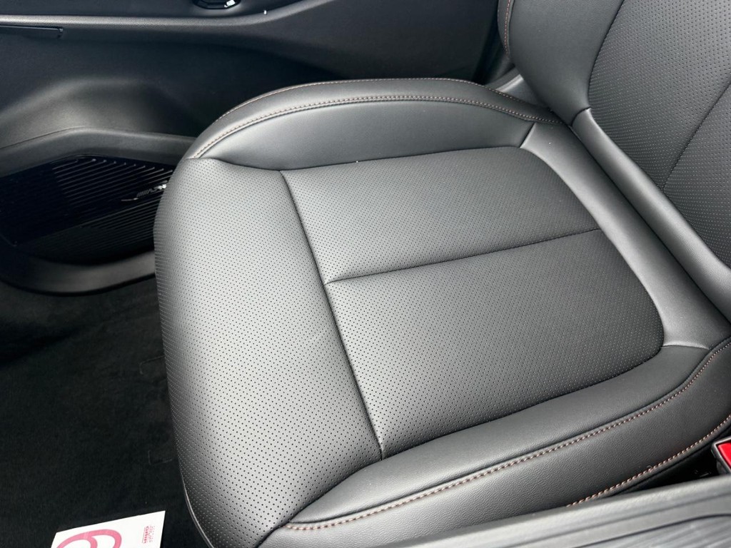 Jeep Cherokee Vehicle Full-screen Gallery Image 18
