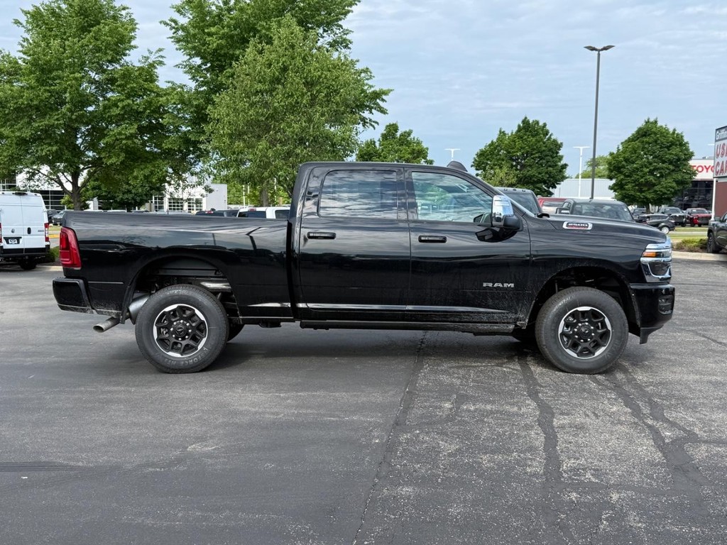 Ram 2500 Vehicle Full-screen Gallery Image 02