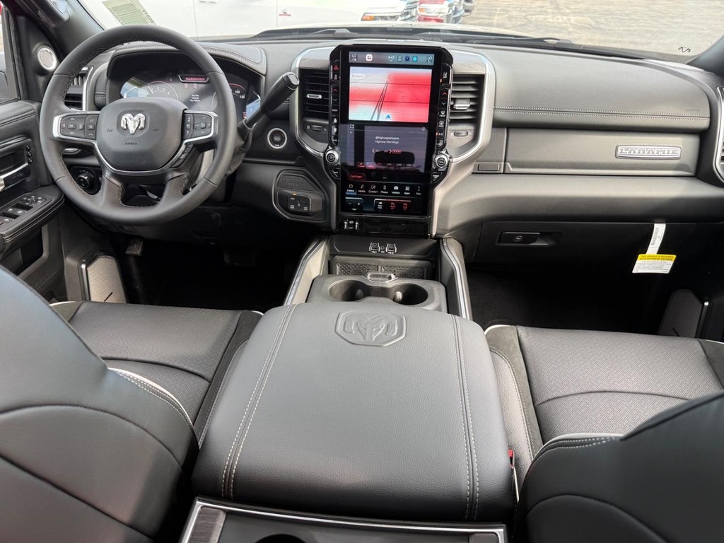 Ram 2500 Vehicle Full-screen Gallery Image 05