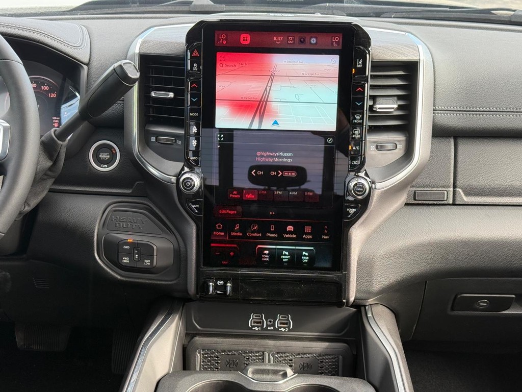Ram 2500 Vehicle Full-screen Gallery Image 06