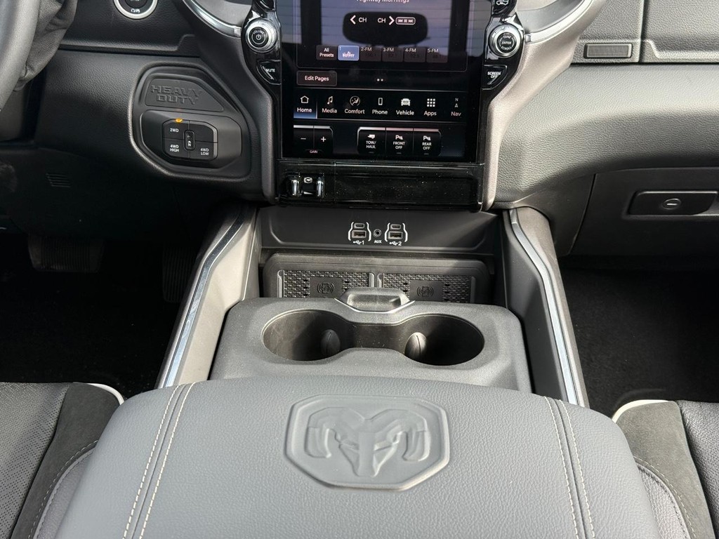 Ram 2500 Vehicle Full-screen Gallery Image 07