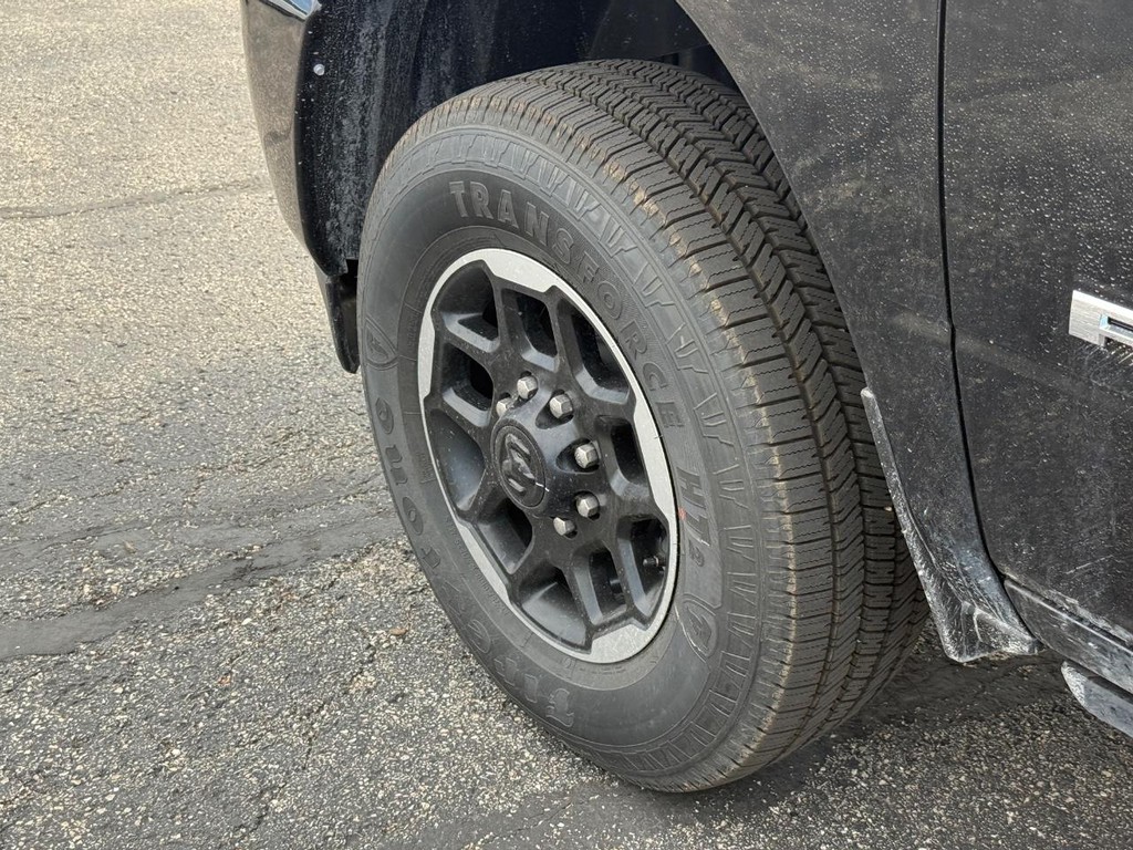 Ram 2500 Vehicle Full-screen Gallery Image 09