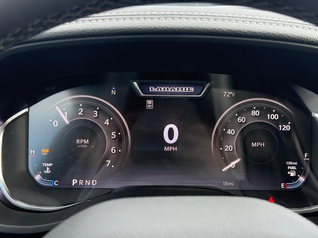 Ram 2500 Vehicle Full-screen Gallery Image 14