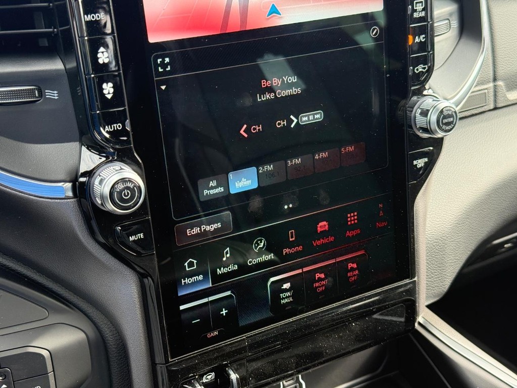 Ram 2500 Vehicle Full-screen Gallery Image 18