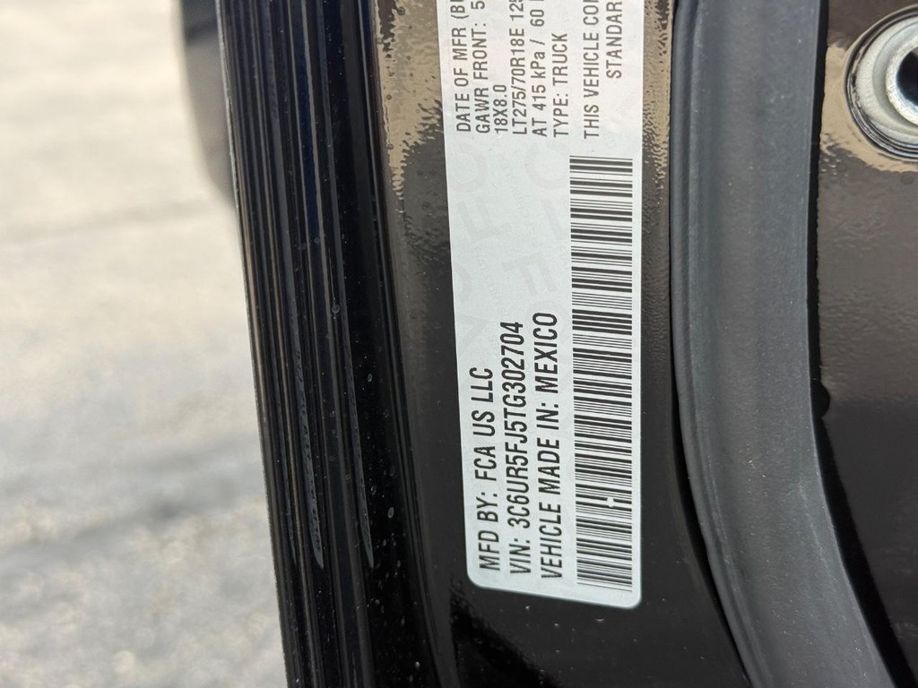 Ram 2500 Vehicle Full-screen Gallery Image 19