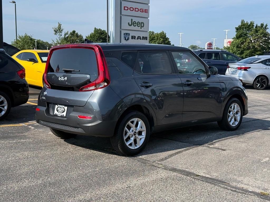 Kia Soul Vehicle Full-screen Gallery Image 03