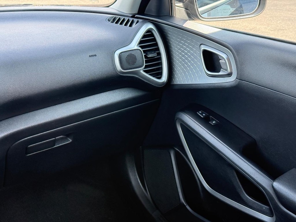Kia Soul Vehicle Full-screen Gallery Image 12