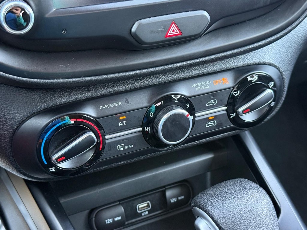 Kia Soul Vehicle Full-screen Gallery Image 19
