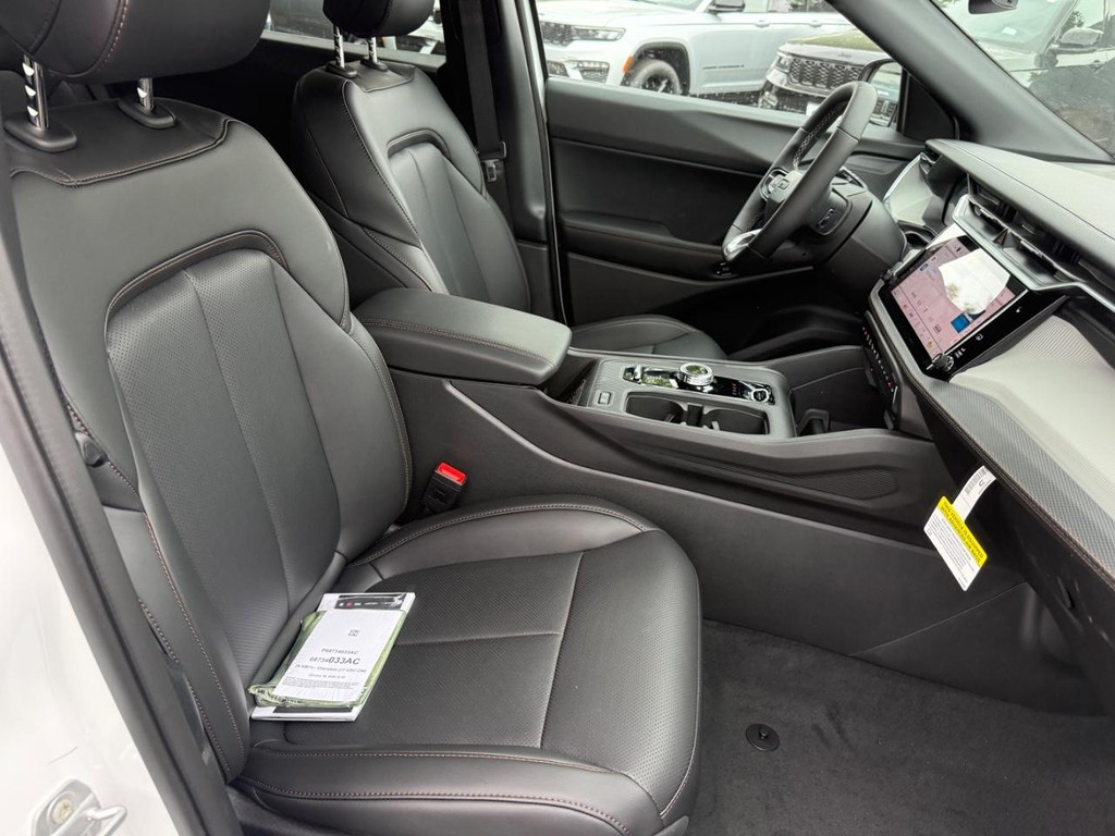 Jeep Cherokee Vehicle Full-screen Gallery Image 06