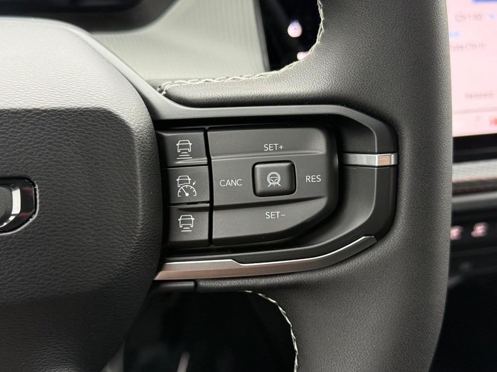 Jeep Cherokee Vehicle Full-screen Gallery Image 11