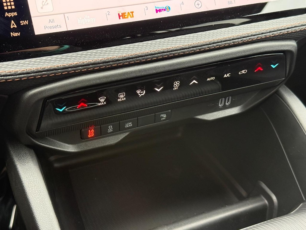 Jeep Cherokee Vehicle Full-screen Gallery Image 14