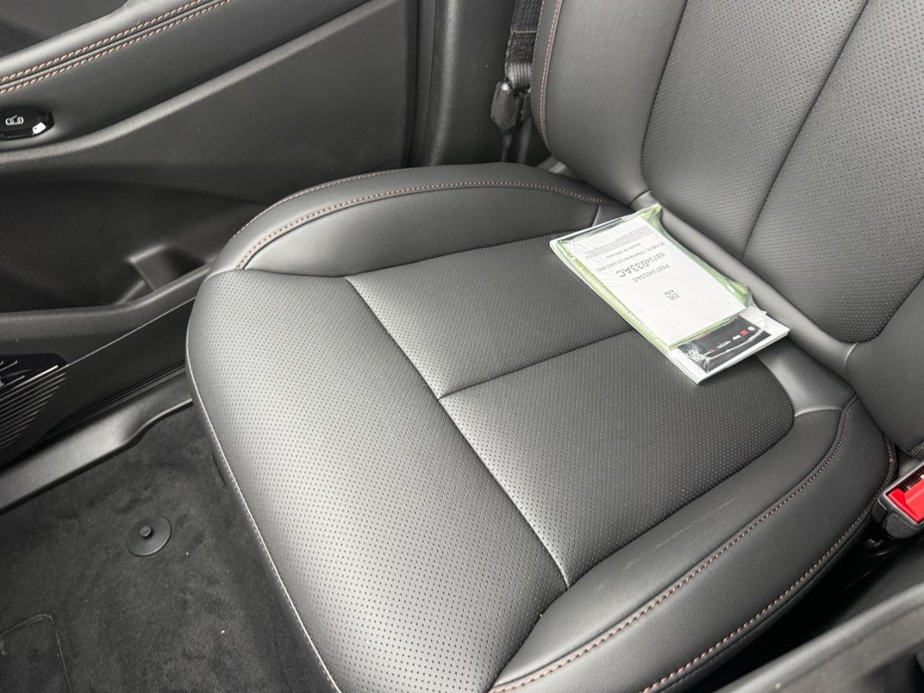 Jeep Cherokee Vehicle Full-screen Gallery Image 15