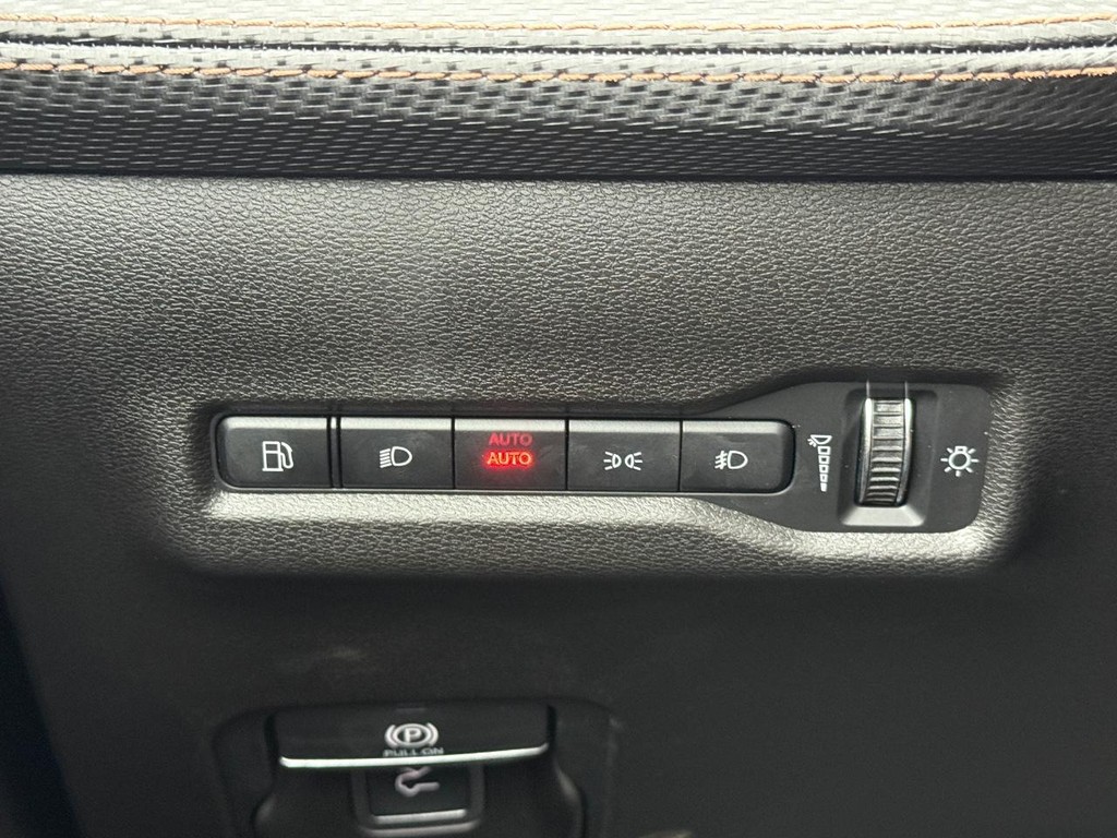 Jeep Cherokee Vehicle Full-screen Gallery Image 16