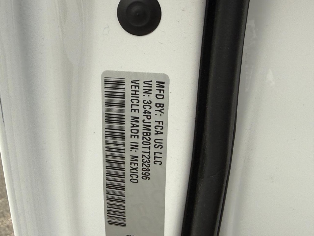 Jeep Cherokee Vehicle Full-screen Gallery Image 17