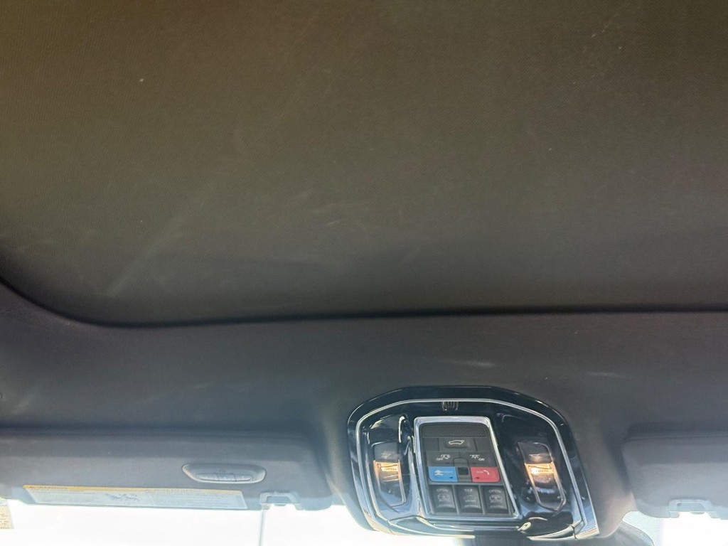 Jeep Grand Cherokee L Vehicle Full-screen Gallery Image 14