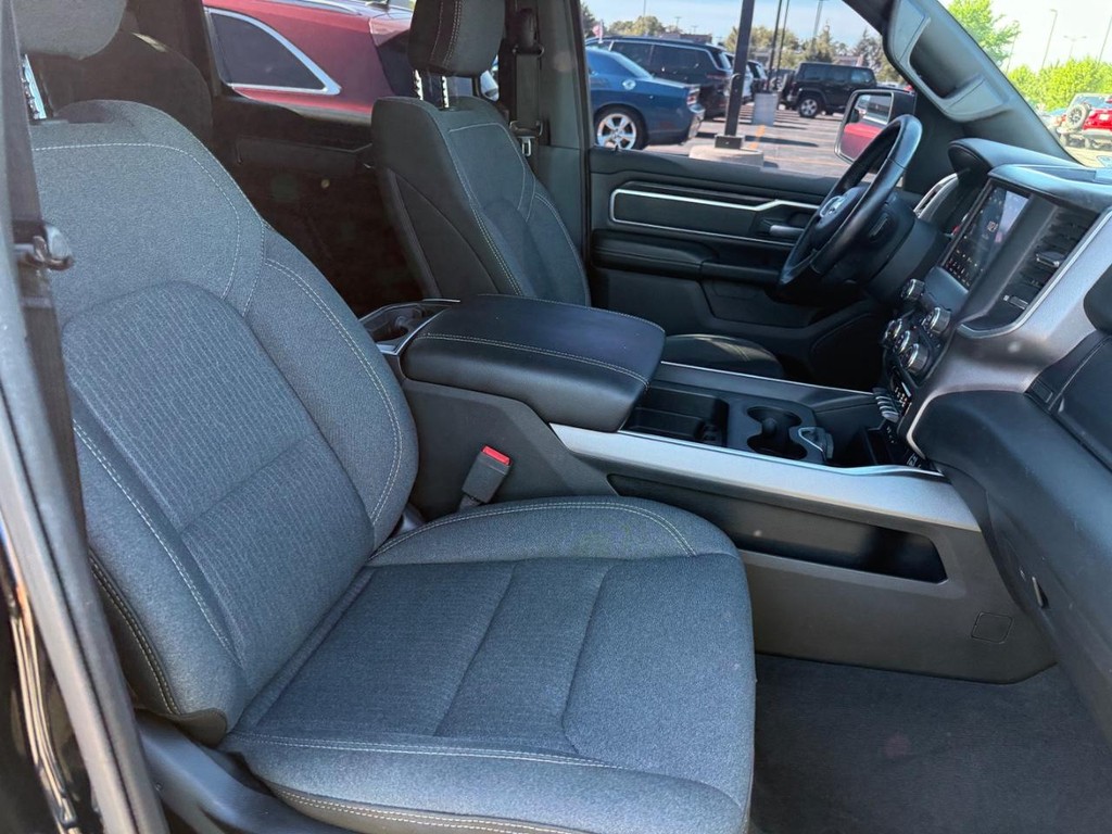 Ram 1500 Vehicle Full-screen Gallery Image 05
