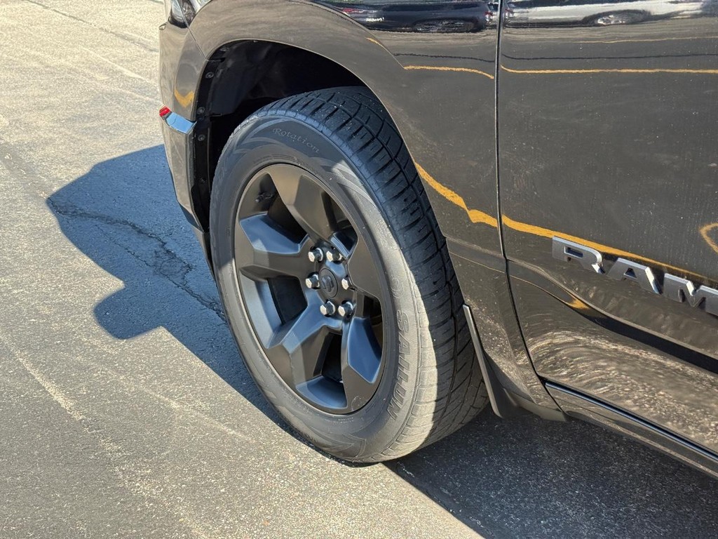 Ram 1500 Vehicle Full-screen Gallery Image 12