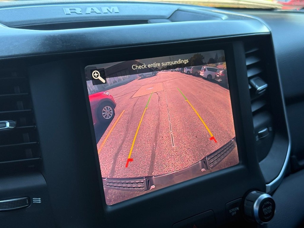Ram 1500 Vehicle Full-screen Gallery Image 16