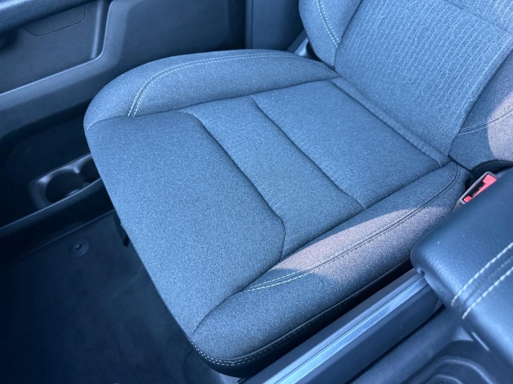 Ram 1500 Vehicle Full-screen Gallery Image 18