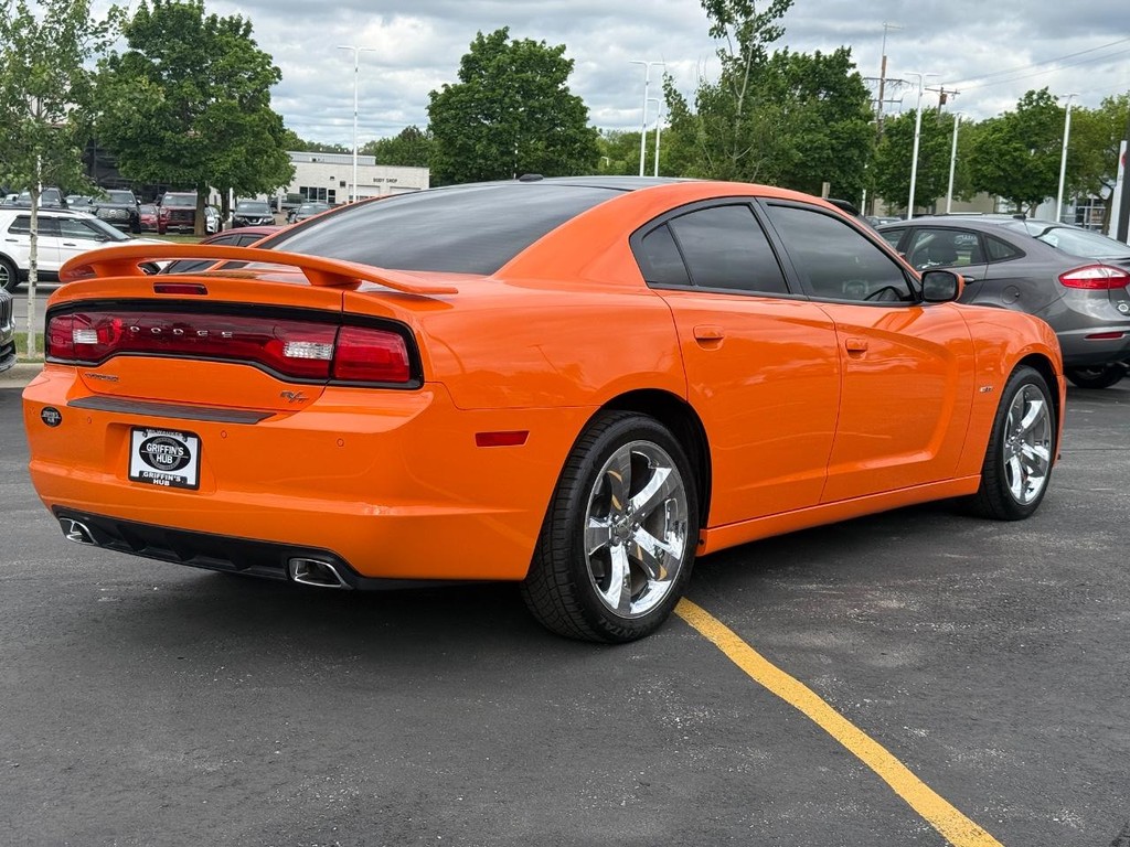 Dodge Charger Vehicle Full-screen Gallery Image 03
