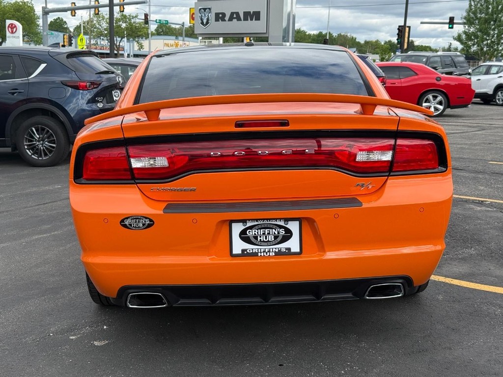 Dodge Charger Vehicle Full-screen Gallery Image 04