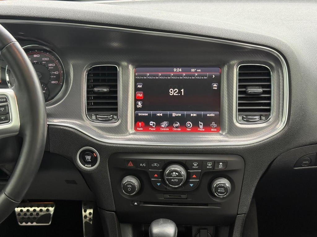 Dodge Charger Vehicle Full-screen Gallery Image 09