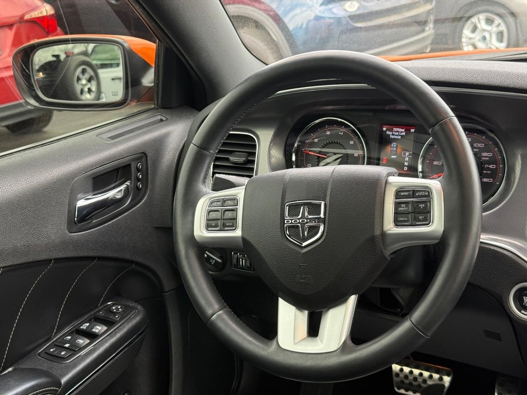 Dodge Charger Vehicle Full-screen Gallery Image 11