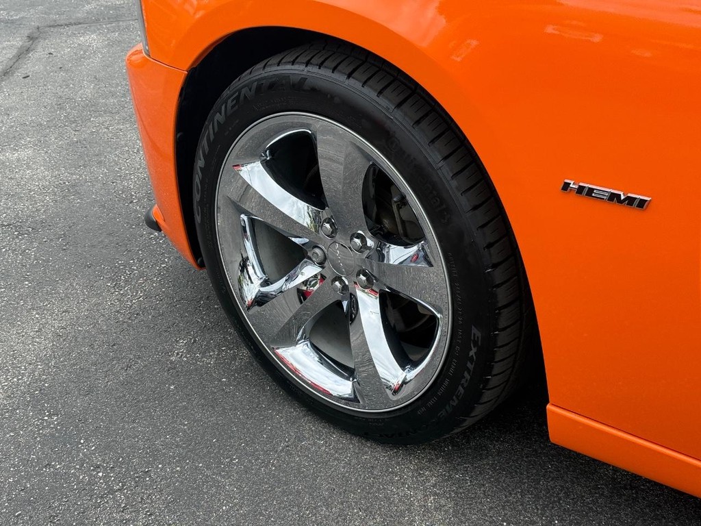 Dodge Charger Vehicle Full-screen Gallery Image 14