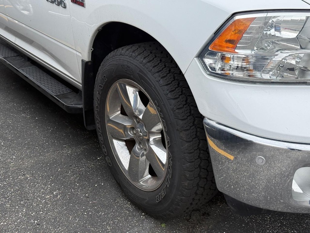 Ram 1500 Vehicle Full-screen Gallery Image 03