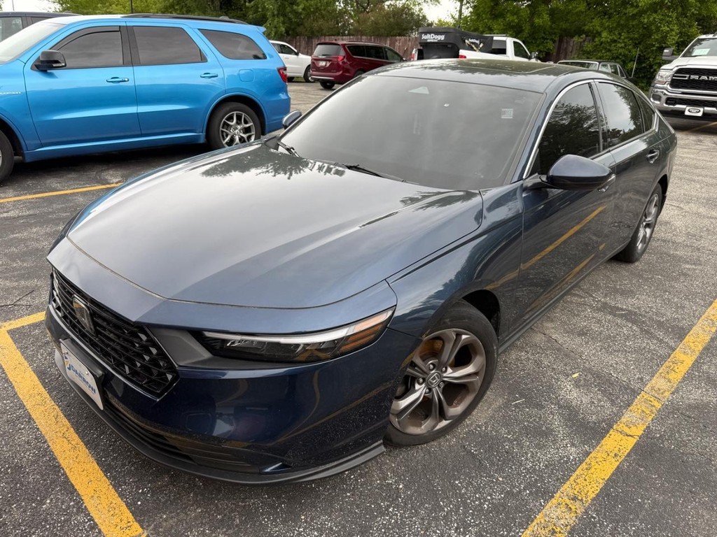 Honda Accord Sedan Vehicle Full-screen Gallery Image 02