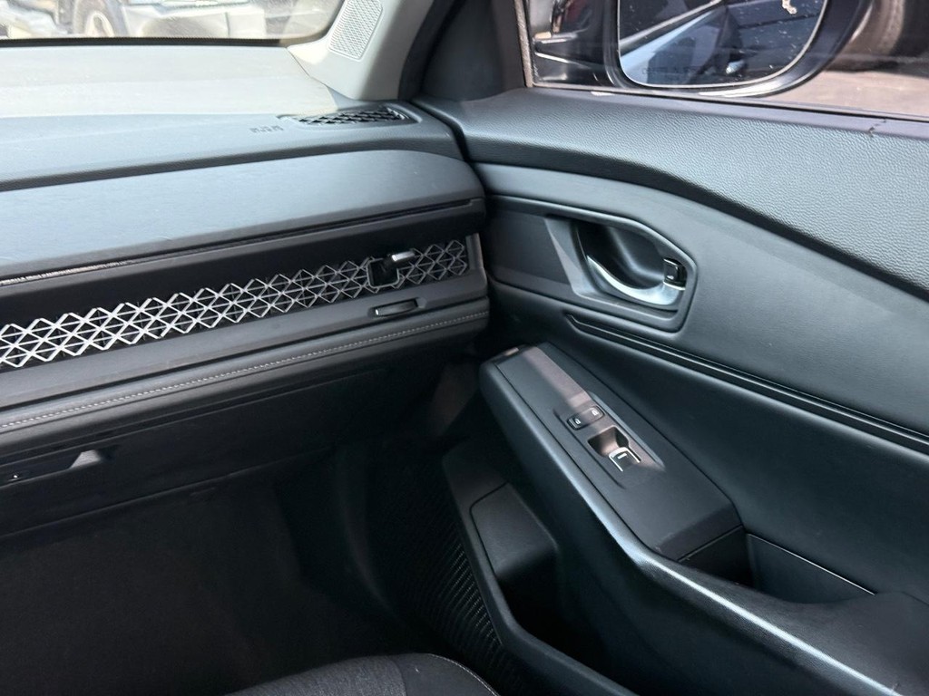 Honda Accord Sedan Vehicle Full-screen Gallery Image 12