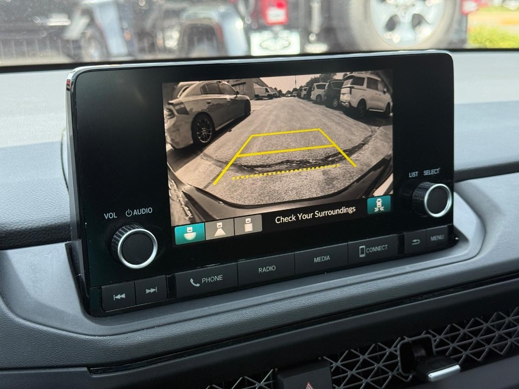 Honda Accord Sedan Vehicle Full-screen Gallery Image 18