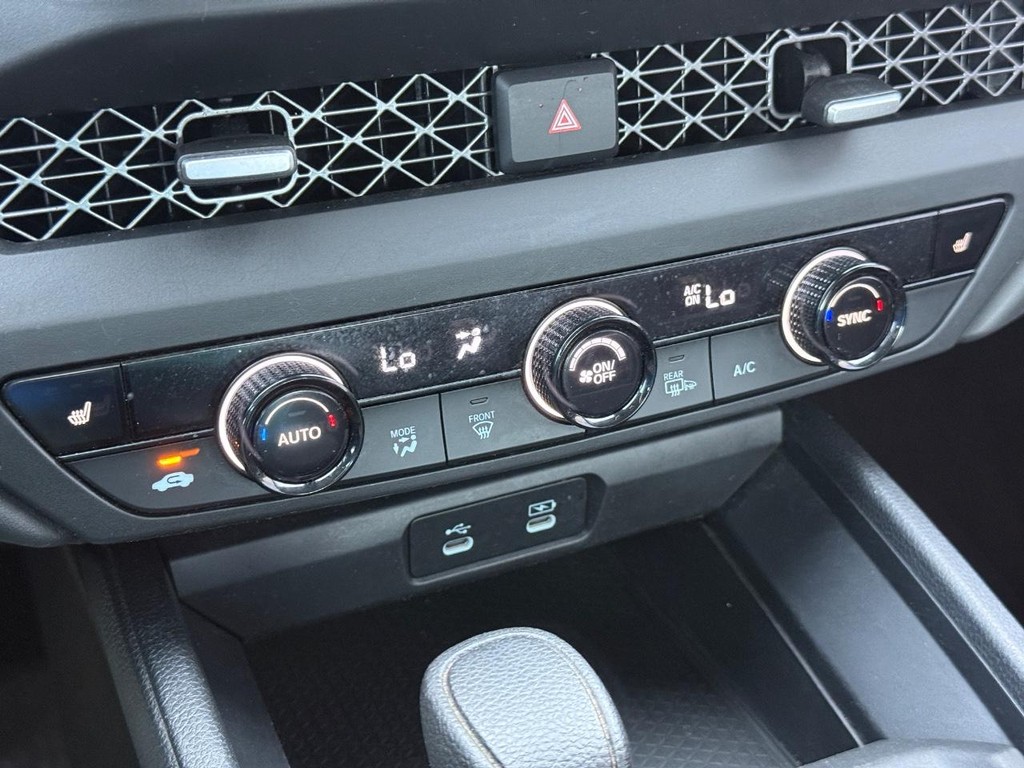 Honda Accord Sedan Vehicle Full-screen Gallery Image 20