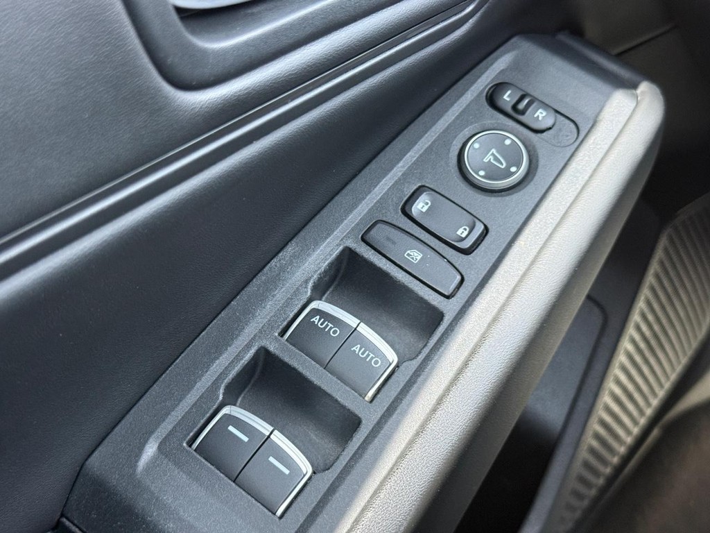 Honda Accord Sedan Vehicle Full-screen Gallery Image 21