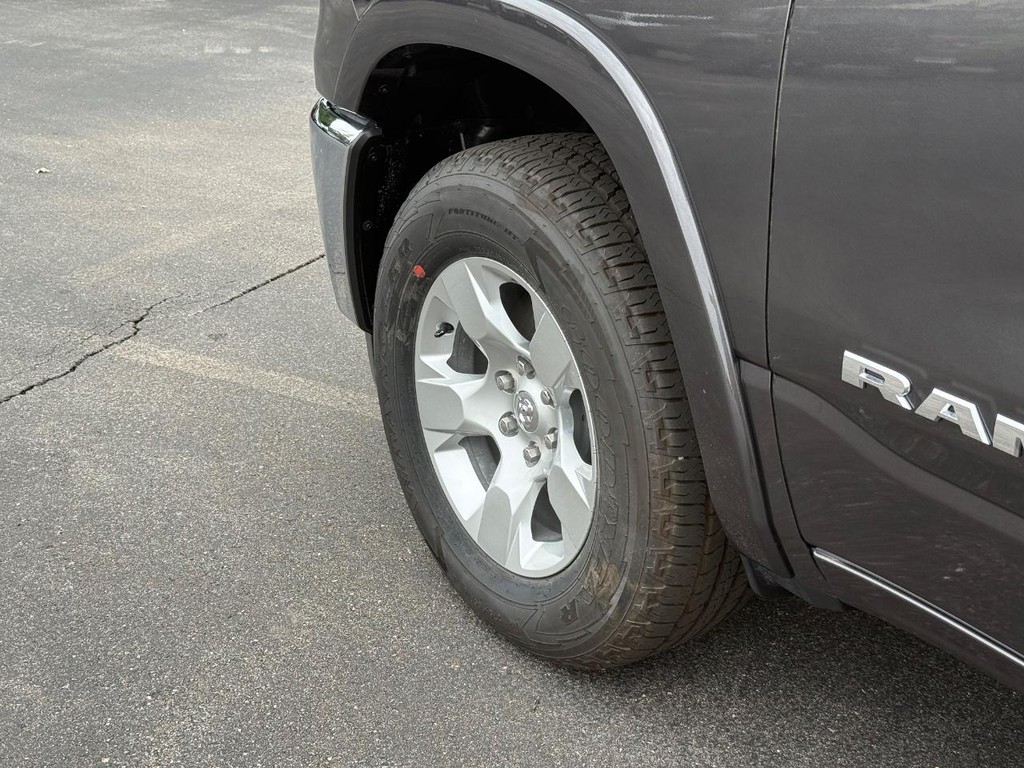 Ram 1500 Vehicle Full-screen Gallery Image 06