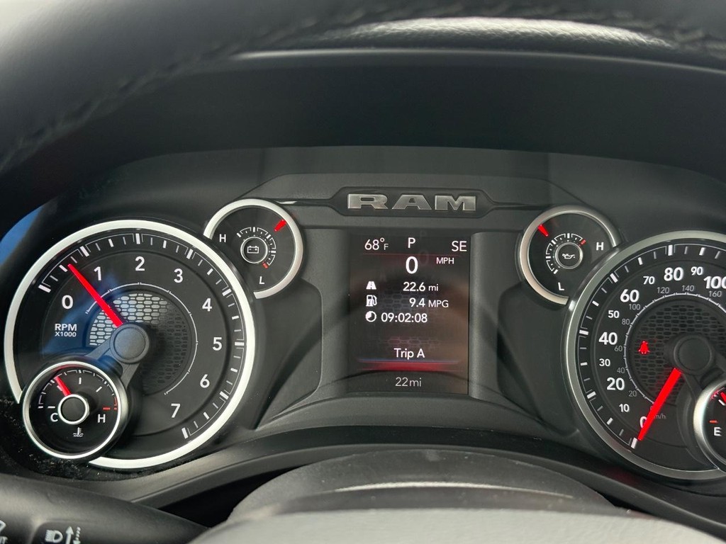 Ram 1500 Vehicle Full-screen Gallery Image 16