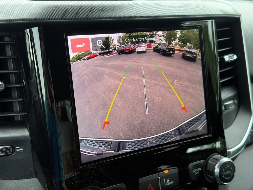 Ram 1500 Vehicle Full-screen Gallery Image 17