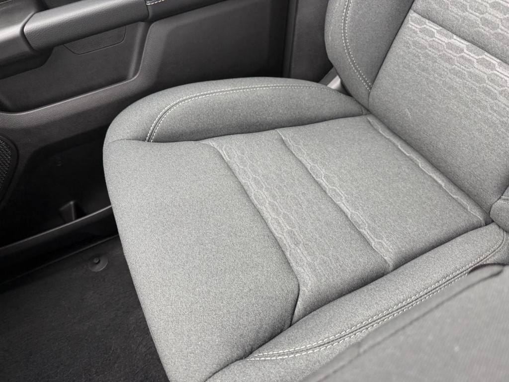 Ram 1500 Vehicle Full-screen Gallery Image 19