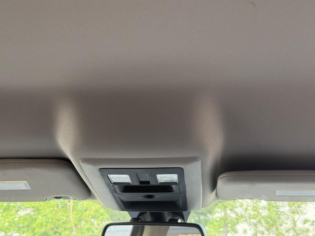 Ram 1500 Vehicle Full-screen Gallery Image 13